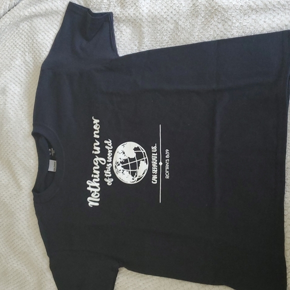 NWT Unisex Graphic T-shirt - Picture 2 of 4